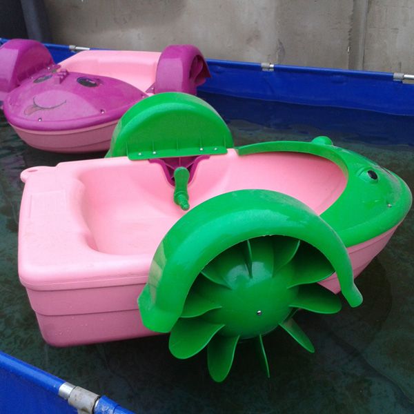 Frog And Mermaid Design Hand Paddle Boat Used In Water