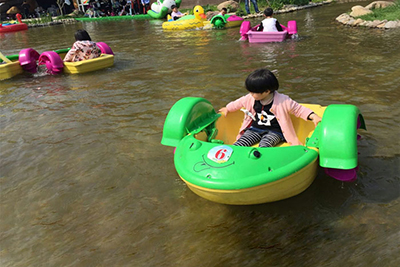 hand paddle boat